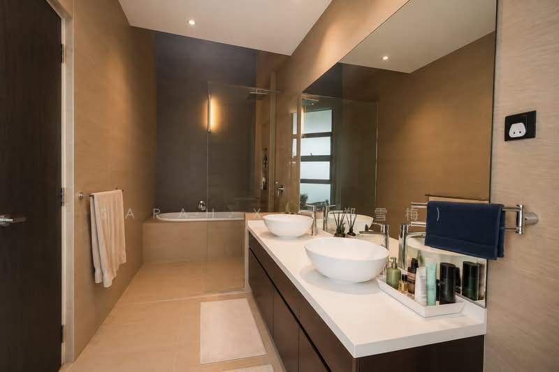 Astridville, 34-34B Jalan Ampang, 4 Bedrooms, 2,433 sqft, Condominium For Sale, by Sarah X. (郑雪梅), 500197644 - Master Bathroom - PropertyGuru.com.sg