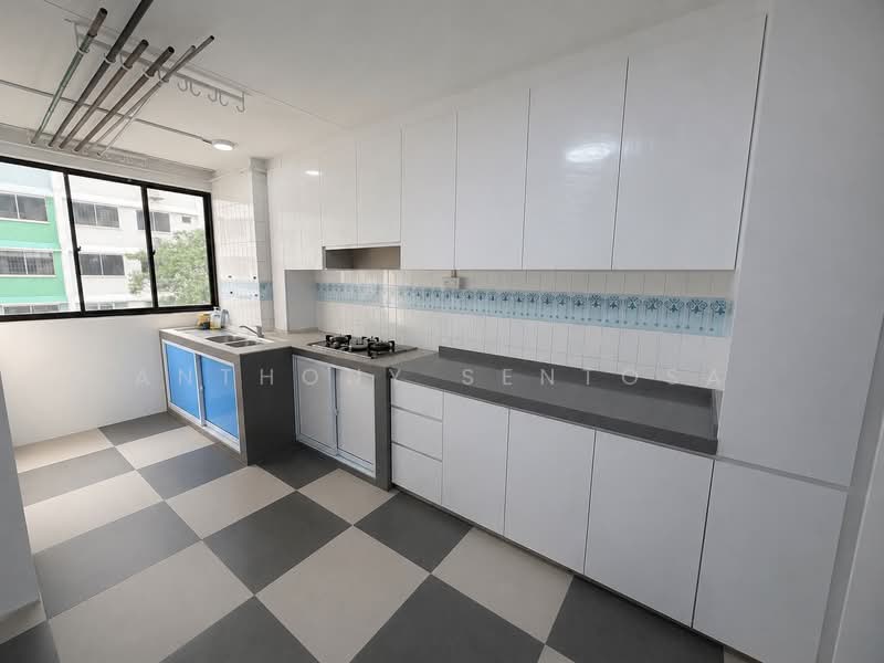 823 Jurong West Street 81, 823 Jurong West Street 81, 4 Bedrooms, 1,301 sqft, HDB Flat For Sale, by Anthony Sentosa, 500197664 - Kitchen - PropertyGuru.com.sg