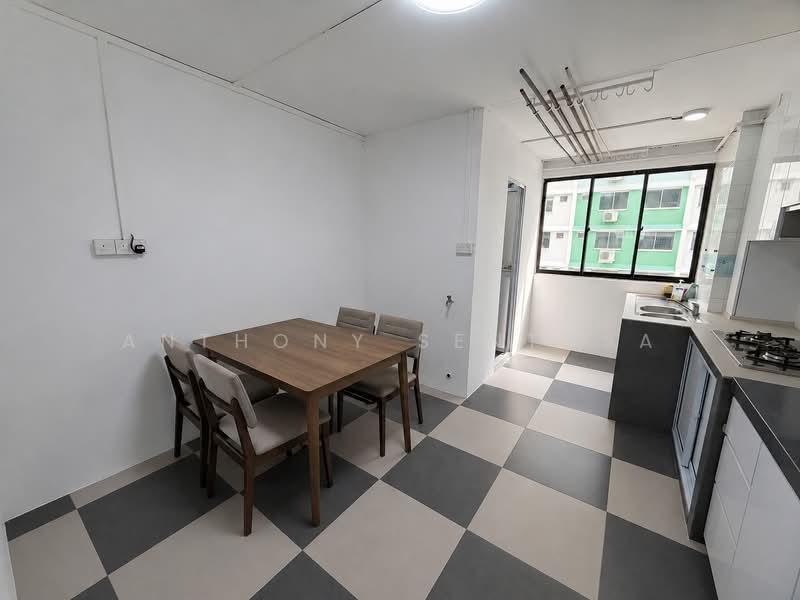 823 Jurong West Street 81, 823 Jurong West Street 81, 4 Bedrooms, 1,301 sqft, HDB Flat For Sale, by Anthony Sentosa, 500197664 - Dining Room - PropertyGuru.com.sg