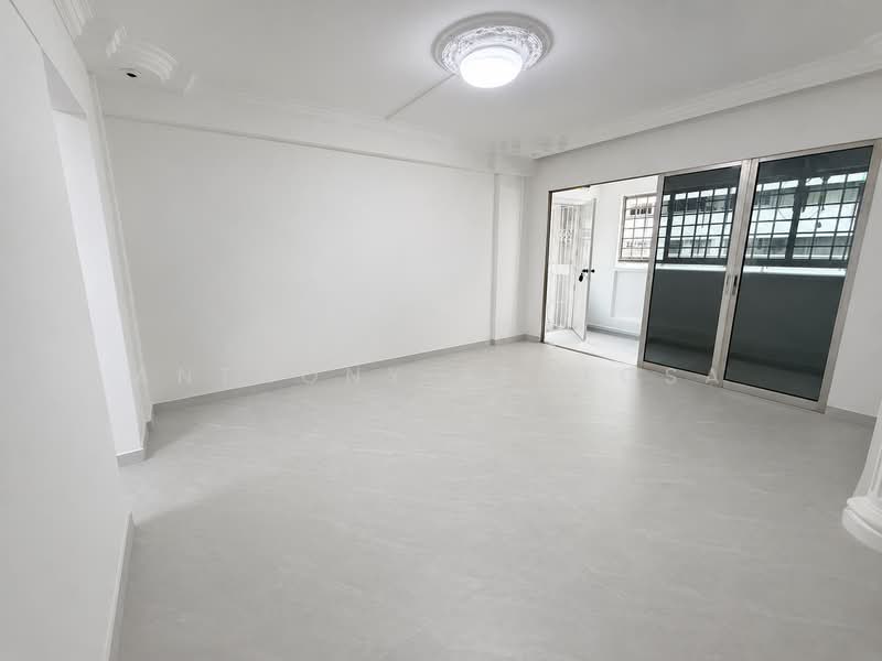823 Jurong West Street 81, 823 Jurong West Street 81, 4 Bedrooms, 1,301 sqft, HDB Flat For Sale, by Anthony Sentosa, 500197664 - Living Room - PropertyGuru.com.sg