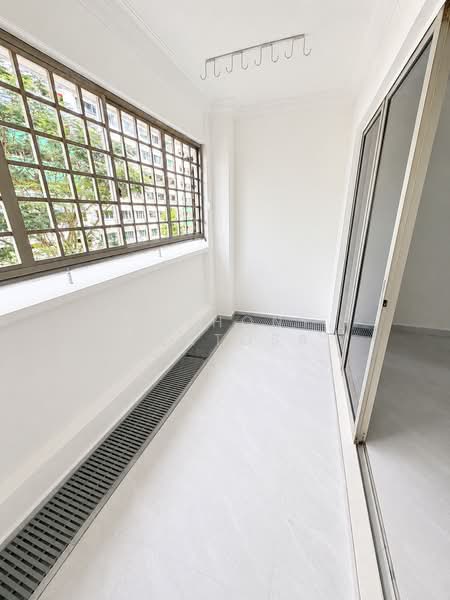 823 Jurong West Street 81, 823 Jurong West Street 81, 4 Bedrooms, 1,301 sqft, HDB Flat For Sale, by Anthony Sentosa, 500197664 - Balcony - PropertyGuru.com.sg