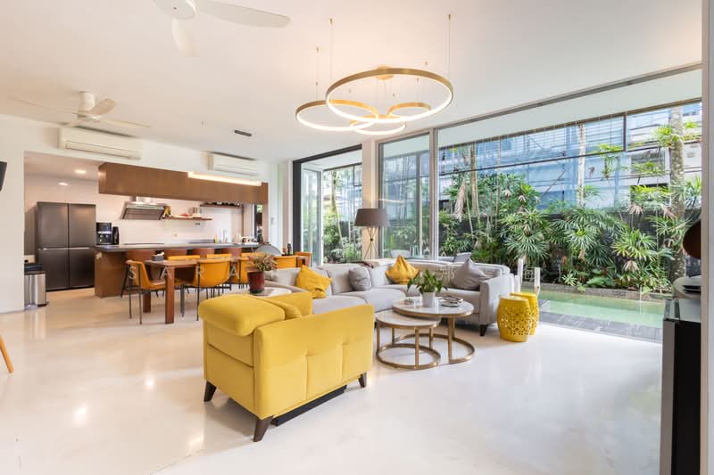 🌳 Tranquil Hillcrest Semi-Detached Move-in Ready, , 6 Bedrooms, 4,500 sqft, Semi-Detached House For Sale, by Sarah X. (郑雪梅), 500197665 - Living Room - PropertyGuru.com.sg