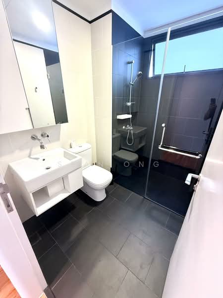 Village @ Pasir Panjang, 463 Pasir Panjang Road, Room Rental, 200 sqft, Condominium For Rent, by Sean Ong, 500197669 - Bathroom - PropertyGuru.com.sg