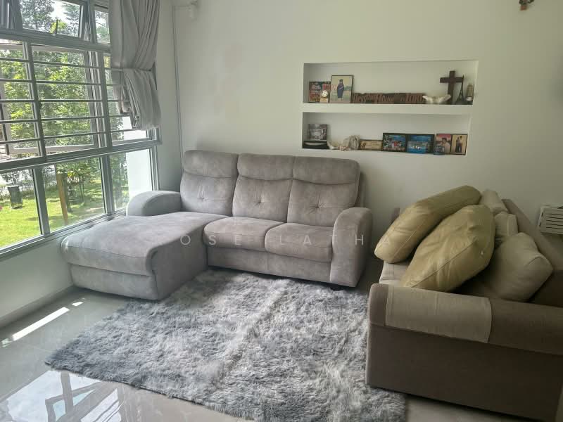22 Teban Gardens Road, 22 Teban Gardens Road, 2 Bedrooms, 1,119 sqft, HDB Flat For Rent, by Rose Latha, 500197677 - Living Room - PropertyGuru.com.sg