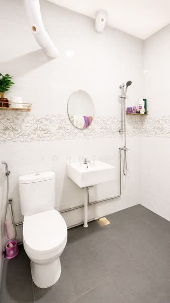 914 Jurong West Street 91, 914 Jurong West Street 91, 2 Bedrooms, 785 sqft, HDB Flat For Sale, by Johnson Lim, 500197680 - Bathroom - PropertyGuru.com.sg