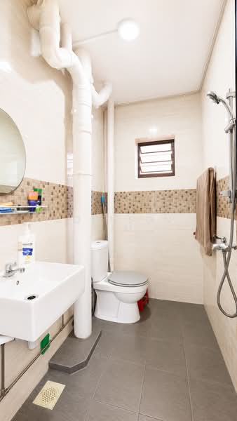 914 Jurong West Street 91, 914 Jurong West Street 91, 2 Bedrooms, 785 sqft, HDB Flat For Sale, by Johnson Lim, 500197680 - Bathroom - PropertyGuru.com.sg