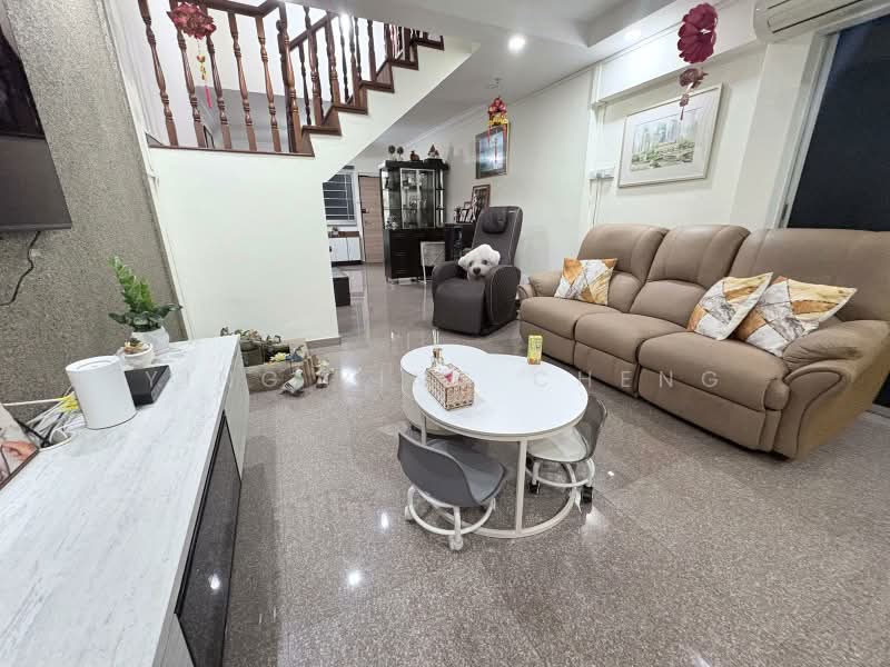 254 Bangkit Road, 254 Bangkit Road, 4 Bedrooms, 1,572 sqft, HDB Flat For Sale, by Ying Ying Cheng, 500197697 - Living Room - PropertyGuru.com.sg