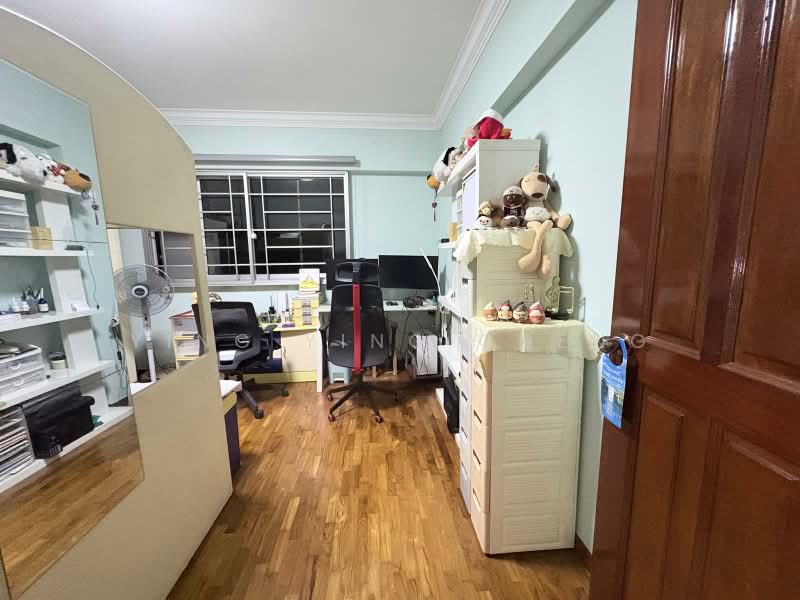 254 Bangkit Road, 254 Bangkit Road, 4 Bedrooms, 1,572 sqft, HDB Flat For Sale, by Ying Ying Cheng, 500197697 - Study - PropertyGuru.com.sg