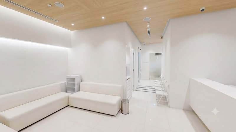Novena Medical Center, 10 Sinaran Drive, 743 sqft, Medical For Sale, by Celine Koh, 500197710 - Lobby - CommercialGuru.com.sg