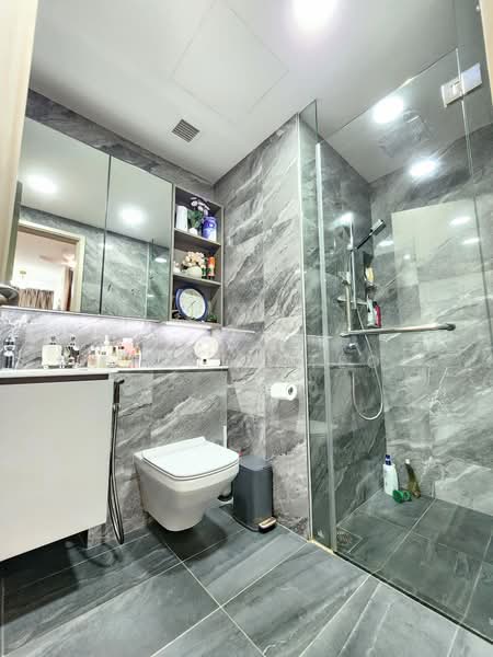Sengkang Grand Residences, 72 Compassvale Bow, 2 Bedrooms, 764 sqft, Condominium For Rent, by Brenda Teo, 500197714 - Master Bathroom - PropertyGuru.com.sg