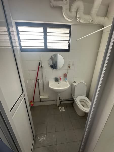 650 Yishun Avenue 4, 650 Yishun Avenue 4, Room Rental, 200 sqft, HDB Flat For Rent, by Lim Shuan Lik, 500197715 - Bathroom - PropertyGuru.com.sg