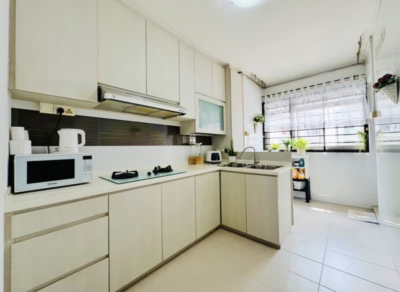 313 Woodlands Street 31, 313 Woodlands Street 31, 2 Bedrooms, 785 sqft, HDB Flat For Sale, by Lina Dewi, 500197719 - Kitchen - PropertyGuru.com.sg