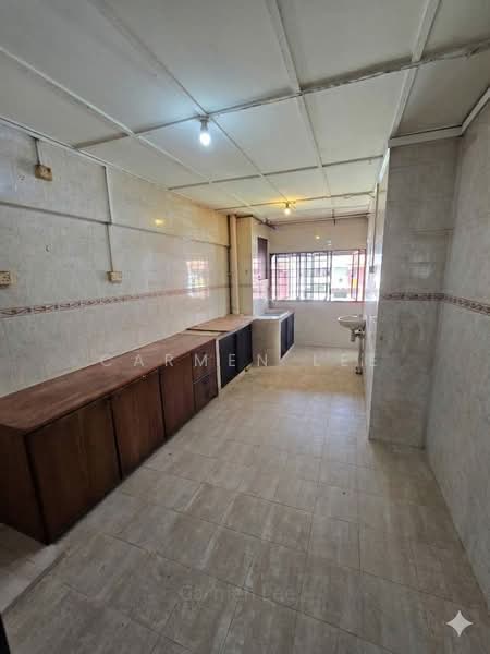 349 Jurong East Avenue 1, 349 Jurong East Avenue 1, 2 Bedrooms, 936 sqft, HDB Flat For Sale, by Carmen Lee, 500197720 - Kitchen - PropertyGuru.com.sg