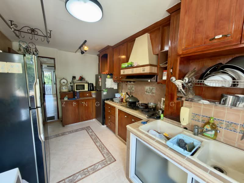 530 Bedok North Street 3, 530 Bedok North Street 3, Bedok / Upper East Coast, 2 Bedrooms, 731 sqft, HDB Flat For Sale, by Zeng Ziming, 500197723 - Kitchen - PropertyGuru.com.sg