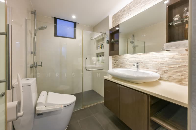 Regent Heights, 56 Bukit Batok East Avenue 5, 2 Bedrooms, 1,023 sqft, Condominium For Sale, by Christina Quek, 500197724 - Bathroom - PropertyGuru.com.sg