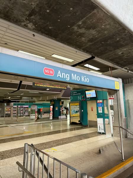 512 Ang Mo Kio Avenue 8, 512 Ang Mo Kio Avenue 8, 2 Bedrooms, 732 sqft, HDB Flat For Rent, by Jin Ong, 500197726 - Entrance - PropertyGuru.com.sg