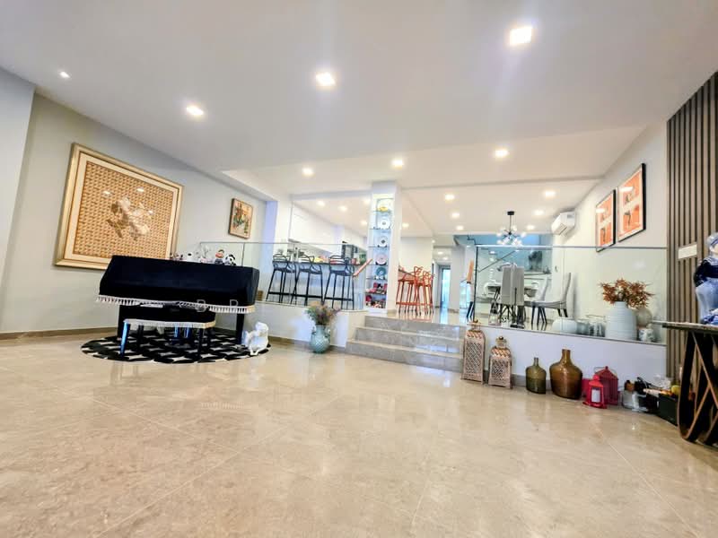 East View Garden, Jalan Segam, 5 Bedrooms, 4,350 sqft, Terraced House For Sale, by Brett Chua, 500197730 - Living Room - PropertyGuru.com.sg