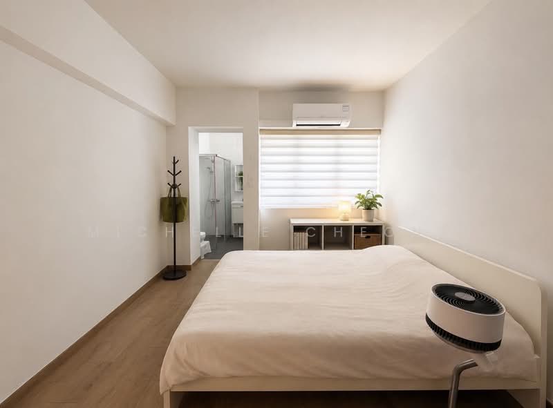 240 Hougang Street 22, 240 Hougang Street 22, 2 Bedrooms, 797 sqft, HDB Flat For Sale, by Michelle Cheong, 500197747 - Bedroom - PropertyGuru.com.sg