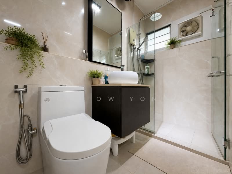 420 Choa Chu Kang Avenue 4, 420 Choa Chu Kang Avenue 4, 4 Bedrooms, 1,614 sqft, HDB Flat For Sale, by C K Ow Yong, 500197812 - Bathroom - PropertyGuru.com.sg