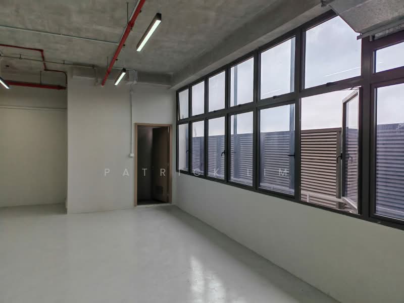 Polaris @ Woodlands, 101 Woodlands Avenue 12, 316 sqft, Factory / Workshop (B2) For Rent, by Patrick Lim, 500197816 - Unit with window and toilet - CommercialGuru.com.sg