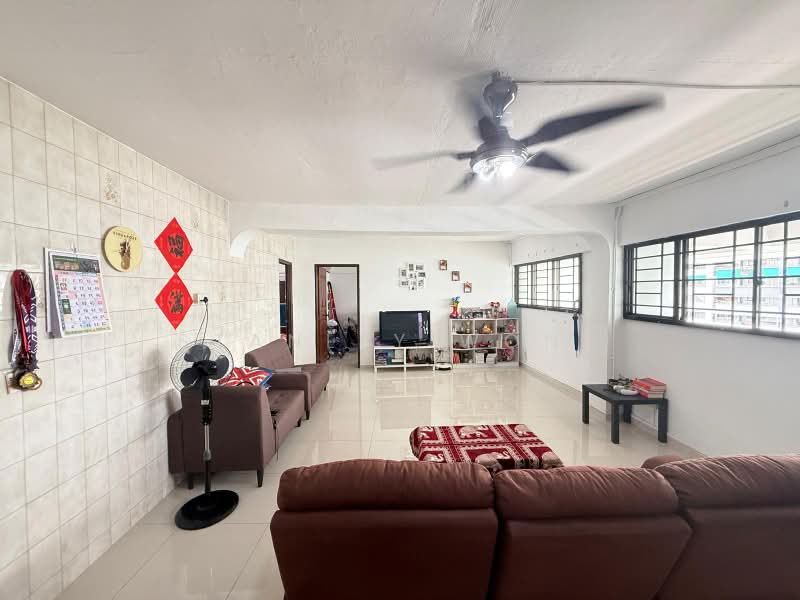 4A Jurong East, high floor, door to door, Chinese, Jurong East St 31, 3 Bedrooms, 1,130 sqft, HDB Flat For Sale, by Stanley Wong, 500197821 - Living Room - PropertyGuru.com.sg