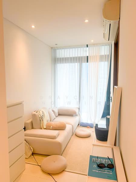 Robinson Suites, 50 Robinson Road, 1 Bedroom, 484 sqft, Condominium For Rent, by Graycin Wang Wei Ru, 500197823 - Living Room - PropertyGuru.com.sg
