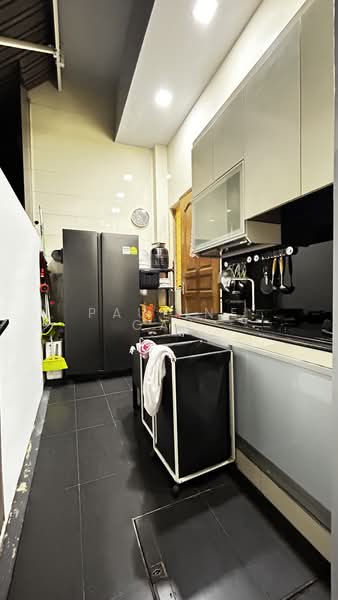 Rare modern 3.5 Storey terrace at Serangoon, Parry / Poh Huat / Simon place, 4 Bedrooms, 2,500 sqft, Terraced House For Sale, by Pauline Gay, 500197838 - Kitchen - PropertyGuru.com.sg