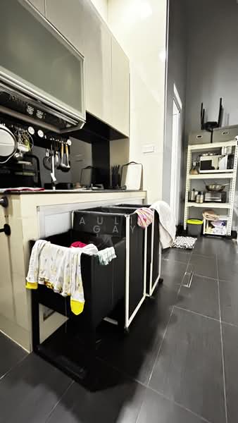 Rare modern 3.5 Storey terrace at Parry / Poh Huat Road / Simon place, Parry / Poh Huat / Simon place, 4 Bedrooms, 3,000 sqft, Terraced House For Sale, by Pauline Gay, 500197838 - Kitchen - PropertyGuru.com.sg