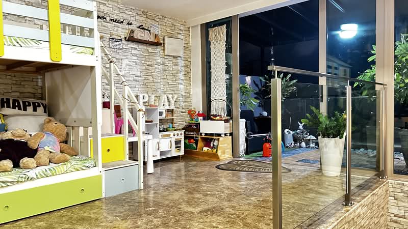 Rare modern 3.5 Storey terrace at Parry / Poh Huat Road / Simon place, Parry / Poh Huat / Simon place, 4 Bedrooms, 3,000 sqft, Terraced House For Sale, by Pauline Gay, 500197838 - Interior - PropertyGuru.com.sg