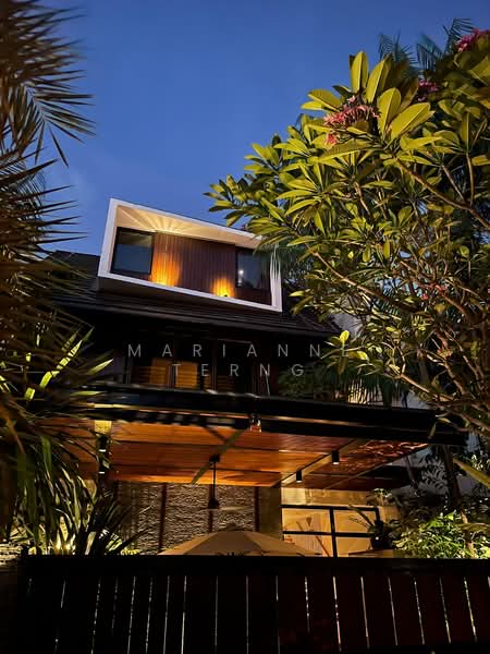 Serangoon Garden Estate, Burghley Drive, 6 Bedrooms, 4,500 sqft, Semi-Detached House For Rent, by Marianne Terng, 500197847 - Exterior - PropertyGuru.com.sg