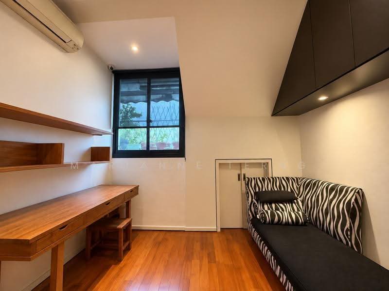 Serangoon Garden Estate, Burghley Drive, Hougang / Punggol / Sengkang, 6 Bedrooms, 4,500 sqft, Semi-Detached House For Rent, by Marianne Terng, 500197847 - Ensuite Bedroom - PropertyGuru.com.sg
