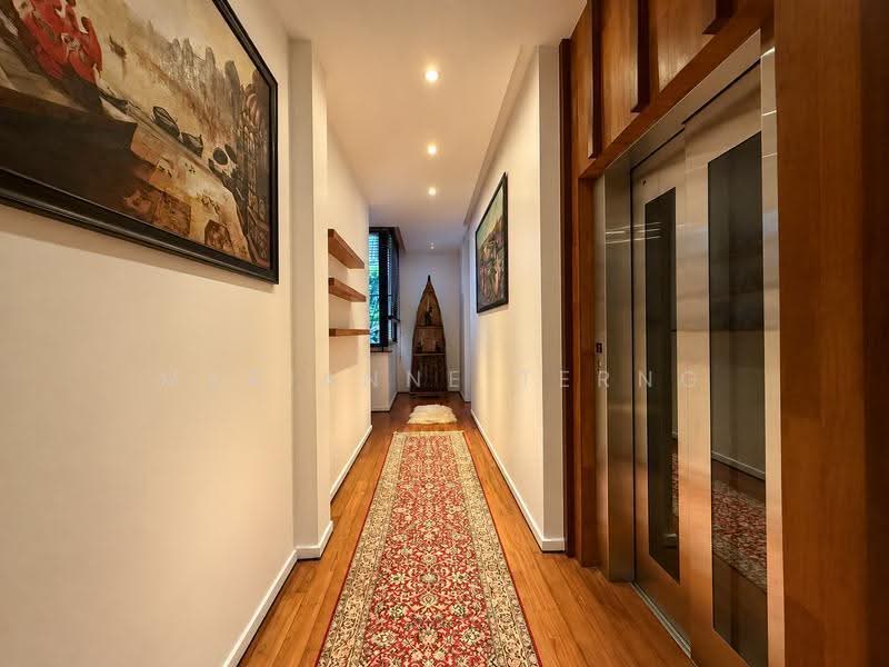 Serangoon Garden Estate, Burghley Drive, Hougang / Punggol / Sengkang, 6 Bedrooms, 4,500 sqft, Semi-Detached House For Rent, by Marianne Terng, 500197847 - L2 Hallway & Lift - PropertyGuru.com.sg
