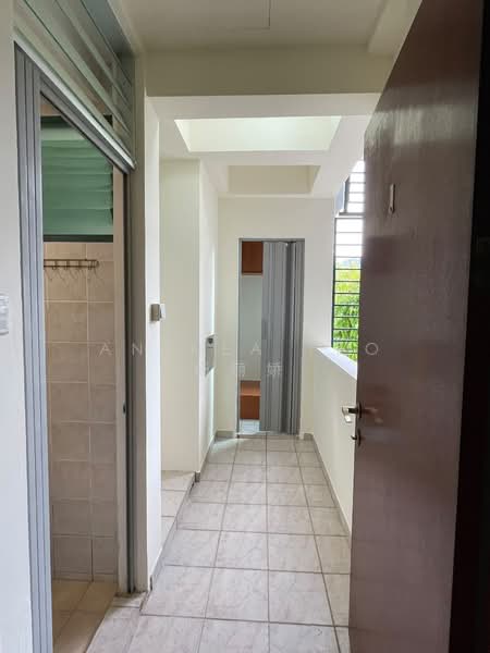 The Hillside, 341 Upper Bukit Timah Road, 3 Bedrooms, 1,313 sqft, Condominium For Rent, by Anthea Yeo 杨丽娇, 500197849 - Entrance - PropertyGuru.com.sg