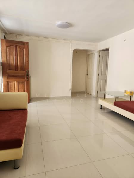 181 Bishan Street 13, 181 Bishan Street 13, 3 Bedrooms, 904 sqft, HDB Flat For Sale, by Michelle Leong, 500197850 - Living Room - PropertyGuru.com.sg