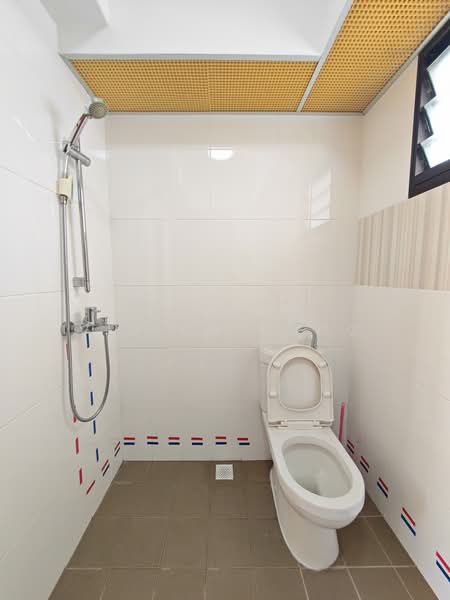 263 Toa Payoh Apex, 263 Toa Payoh East, 2 Bedrooms, 721 sqft, HDB Flat For Rent, by Vivian Song, 500197853 - Bathroom - PropertyGuru.com.sg