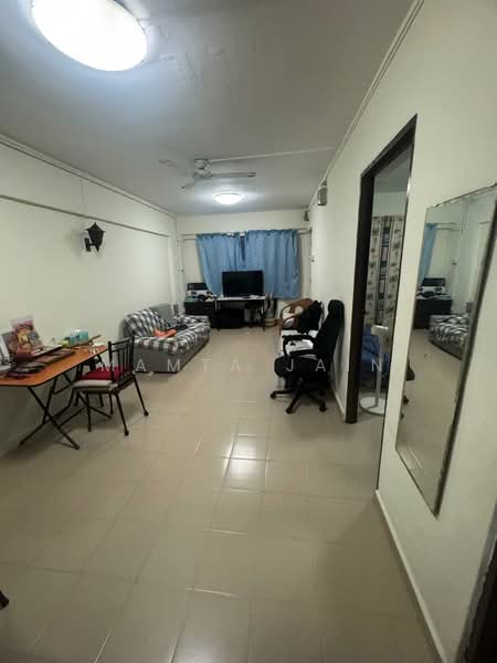 105 Potong Pasir Avenue 1, 105 Potong Pasir Avenue 1, 2 Bedrooms, 721 sqft, HDB Flat For Rent, by Mamta Jain, 500197854 - Living Room - PropertyGuru.com.sg
