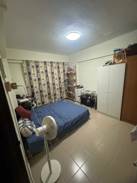 105 Potong Pasir Avenue 1, 105 Potong Pasir Avenue 1, 2 Bedrooms, 721 sqft, HDB Flat For Rent, by Mamta Jain, 500197854 - Bedroom - PropertyGuru.com.sg