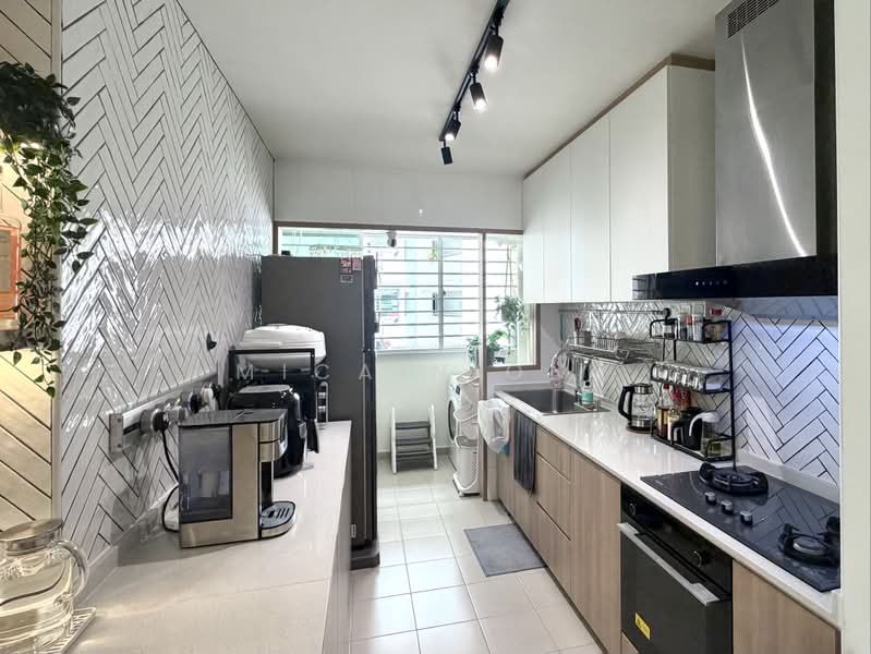 487B Choa Chu Kang Avenue 5, 487B Choa Chu Kang Avenue 5, 3 Bedrooms, 1,000 sqft, HDB Flat For Sale, by Micain Ong, 500197888 - Kitchen - PropertyGuru.com.sg