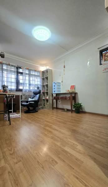 527 Jelapang Road, 527 Jelapang Road, 4 Bedrooms, 1,539 sqft, HDB Flat For Sale, by James Yeo, 500197892 - Living Room - PropertyGuru.com.sg