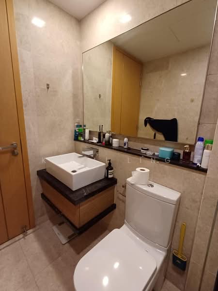 Marina Bay Residences, 18 Marina Boulevard, 1 Bedroom, 732 sqft, Condominium For Rent, by Kan Li Ling, 500197897 - Bathroom - PropertyGuru.com.sg