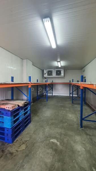 SFA approved processing room with walk in chiller/freezer at Jurong Port Road