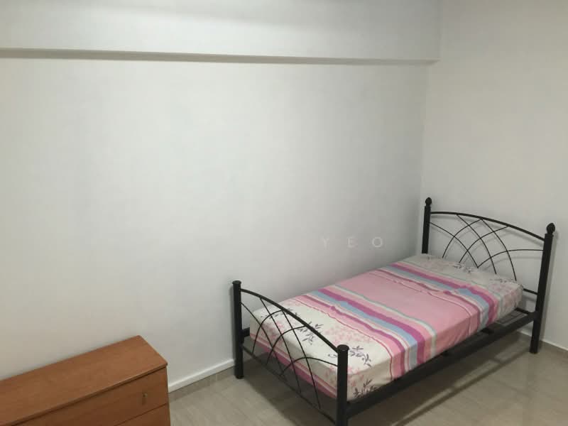423 Yishun Avenue 11, 423 Yishun Avenue 11, 3 Bedrooms, 904 sqft, HDB Flat For Sale, by James Yeo, 500197923 - Bedroom - PropertyGuru.com.sg
