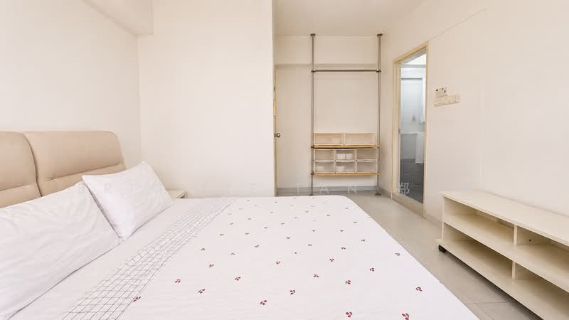 184B Rivervale Crescent, 184B Rivervale Crescent, 2 Bedrooms, 900 sqft, HDB Flat For Rent, by Brigitte Tan 郑滢薇, 500197938 - Bedroom - PropertyGuru.com.sg