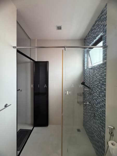 Nemesu Avenue 5 Bedroom Terrace, , 5 Bedrooms, 2,600 sqft, Terraced House For Rent, by Kian Law, 500197943 - Bathroom - PropertyGuru.com.sg