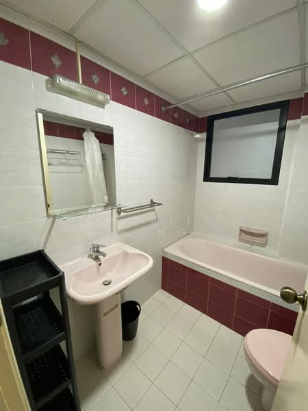 Central Green, 1 Jalan Membina, Room Rental, 150 sqft, Condominium For Rent, by Coralle Wong, 500197986 - Bathroom - PropertyGuru.com.sg