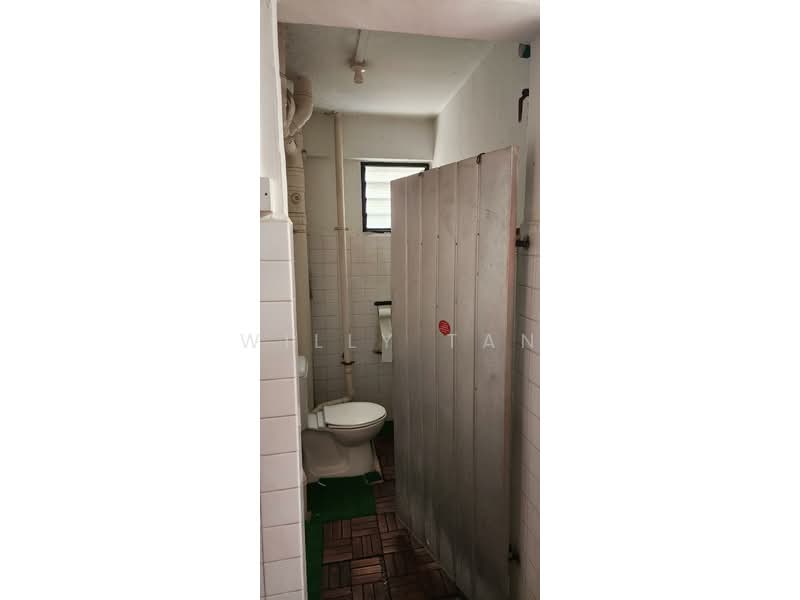 352 Clementi Avenue 2, 352 Clementi Avenue 2, Room Rental, 120 sqft, HDB Flat For Rent, by Willy Tan, 500198004 - Bathroom - PropertyGuru.com.sg
