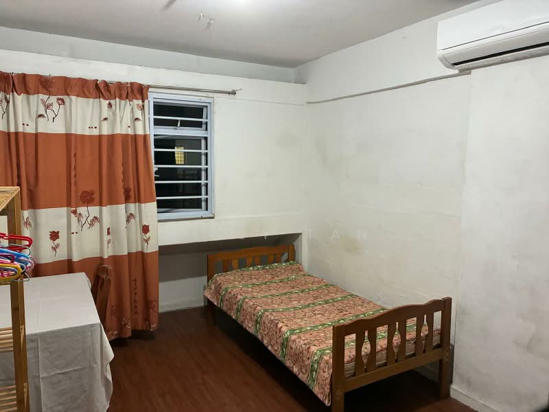 352 Clementi Avenue 2, 352 Clementi Avenue 2, Room Rental, 120 sqft, HDB Flat For Rent, by Willy Tan, 500198004 - Bedroom - PropertyGuru.com.sg