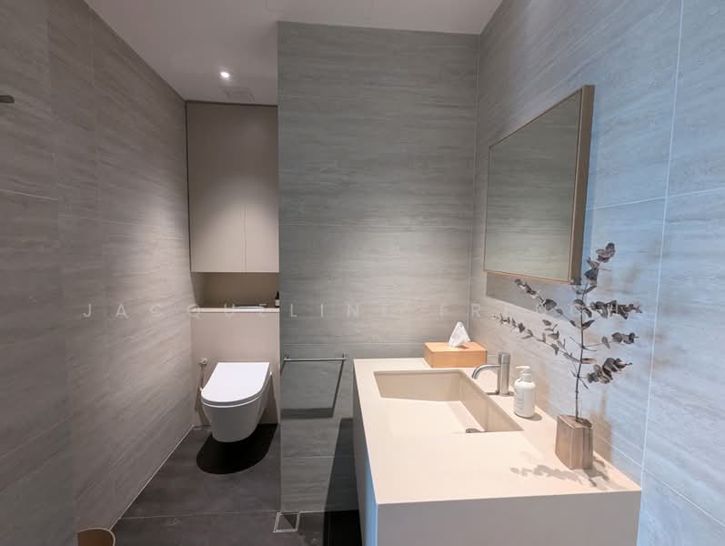 7 Draycott Drive, 7 Draycott Drive, 1 Bedroom, 2,121 sqft, Condominium For Sale, by Jacqueline French, 500198005 - Guest Bathroom - PropertyGuru.com.sg