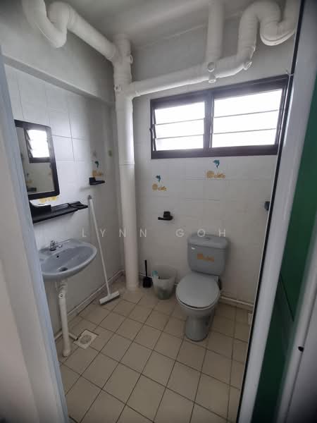 256 Simei Street 1, 256 Simei Street 1, 3 Bedrooms, 1,087 sqft, HDB Flat For Rent, by Lynn Goh, 500198011 - Bathroom - PropertyGuru.com.sg