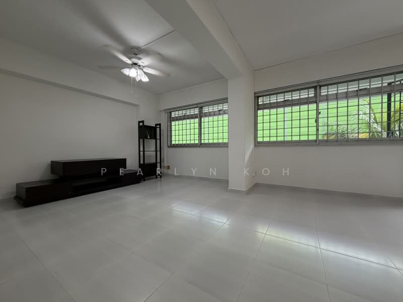 143 Pasir Ris Street 11, 143 Pasir Ris Street 11, 2 Bedrooms, 1,356 sqft, HDB Flat For Rent, by Pearlyn Koh, 500198012 - Living Room - PropertyGuru.com.sg